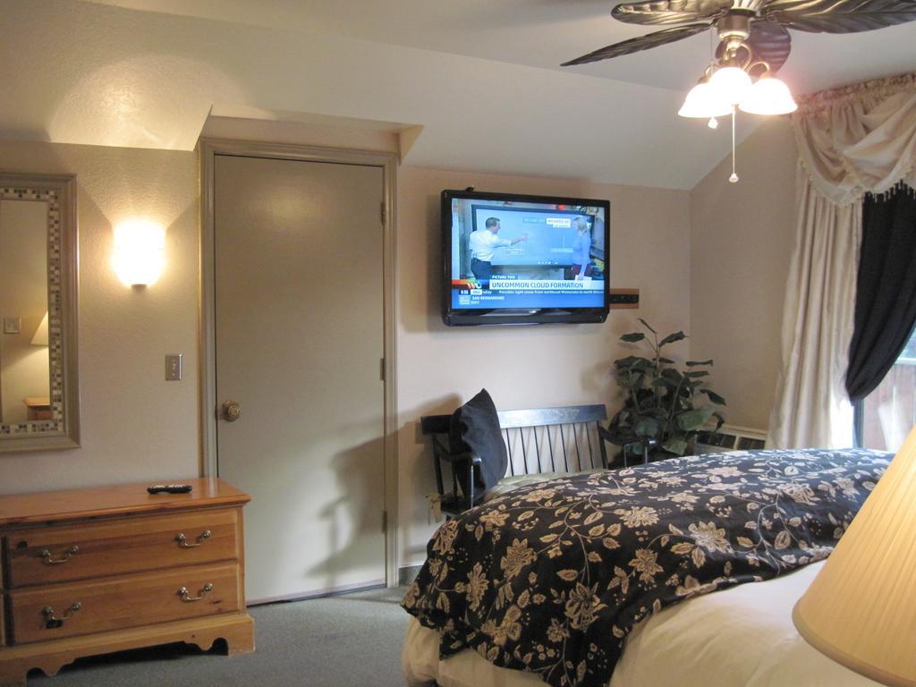 The North Shore Inn Crestline Exterior photo